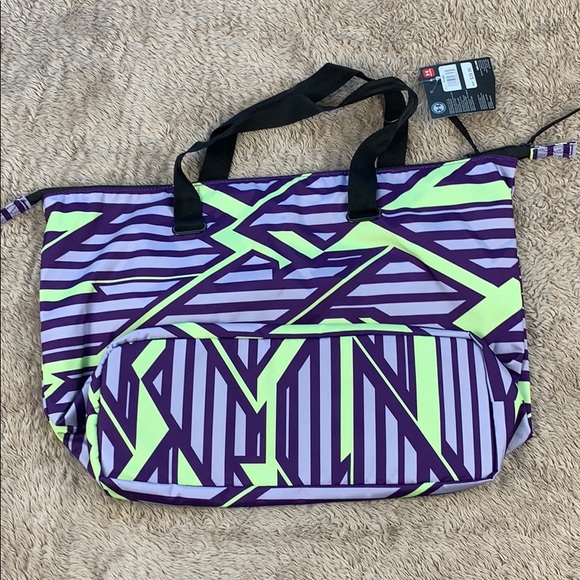 Under Armour Printed on the Run Tote - Picture 5 of 10